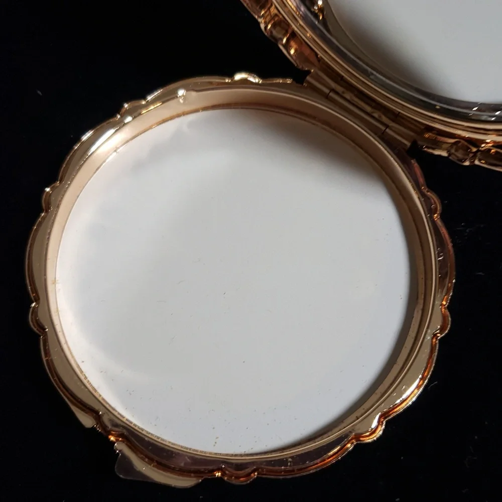 Compact Refillable Powder Mirror - Picture 6 of 7